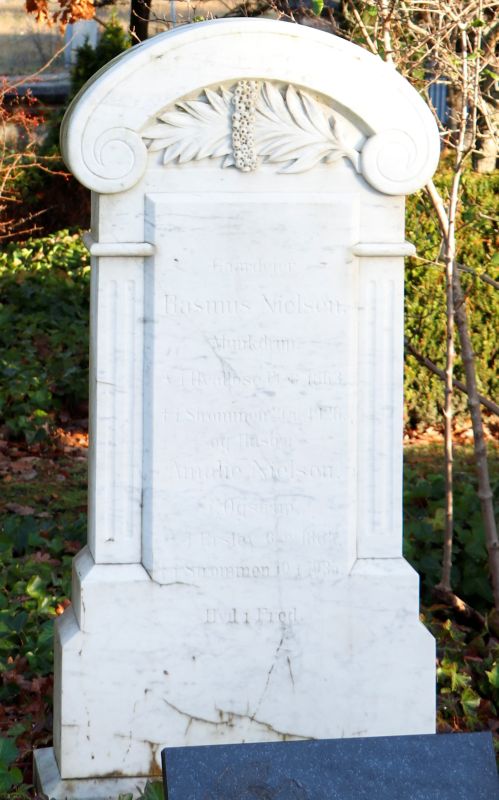 Amalie Nielsen f. 06.02.1867. d. 10.01.1935 .JPG